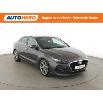 Hyundai i30  Liftback 2017,  1.4 benzyna, automat - Na sprzedaż za 51 000 zł - Warszawa - zdjęcie 10
