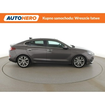Hyundai i30  Liftback 2017,  1.4 benzyna, automat - Na sprzedaż za 51 000 zł - Warszawa - zdjęcie 9