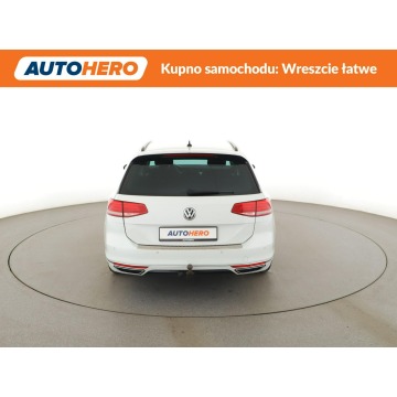 Volkswagen Passat  Kombi 2019,  2.0 diesel, automat - Na sprzedaż za 66 300 zł - Warszawa - zdjęcie 6