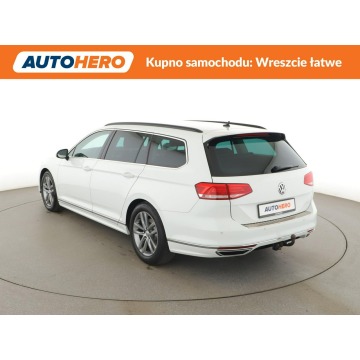 Volkswagen Passat  Kombi 2019,  2.0 diesel, automat - Na sprzedaż za 66 300 zł - Warszawa - zdjęcie 4