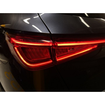 Cupra Leon  Kombi 2023,  2.0 benzyna, automat - Na sprzedaż za 138 900 zł - Warszawa - zdjęcie 10