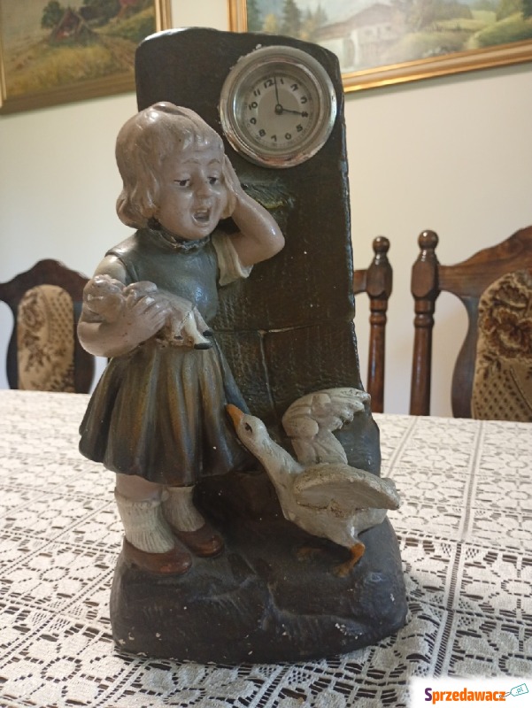 Zegar figurka w dobrym stanie - Pozostałe antyki - Kluczbork