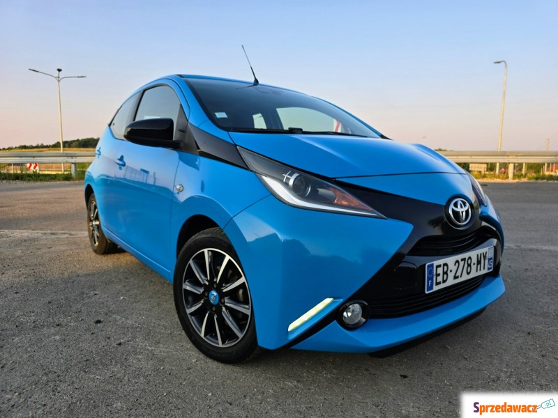 Toyota Aygo  Hatchback 2016,  1.0 benzyna - Na sprzedaż za 31 900 zł - Więcławice Stare