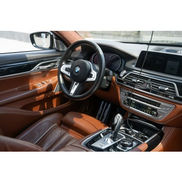 BMW   Sedan/Limuzyna 2018,  6.6 benzyna, automat - Na sprzedaż za 212 699 zł - Kraków - zdjęcie 5