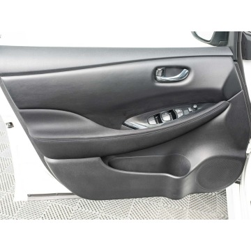 Nissan Leaf  Hatchback 2023 elektryczny, automat - Na sprzedaż za 79 850 zł - Gdańsk - zdjęcie 9