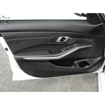 BMW Seria 3  Sedan/Limuzyna 2024,  2.0 benzyna, automat - Na sprzedaż za 146 850 zł - Gdańsk - zdjęcie 9