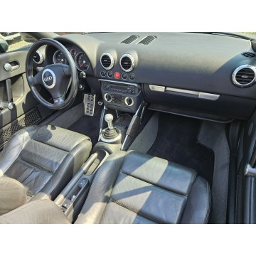 Audi TT  Kabriolet 1999,  1.8 benzyna - Na sprzedaż za 26 900 zł - Ruda Śląska - zdjęcie 10