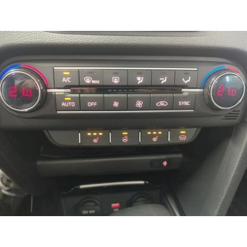 Kia Ceed  Hatchback 2021,  1.6 benzyna, automat - Na sprzedaż za 94 800 zł - Pęcice - zdjęcie 9