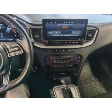 Kia   Hatchback 2021,  1.5 benzyna, automat - Na sprzedaż za 82 800 zł - Pęcice - zdjęcie 8