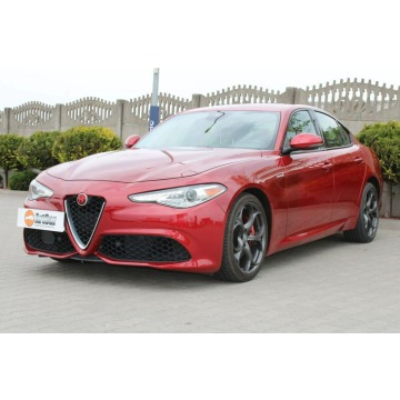 Alfa Romeo Giulia  Sedan/Limuzyna 2017,  2.0 benzyna, automat - Na sprzedaż za 78 000 zł - Zambrów - zdjęcie 2