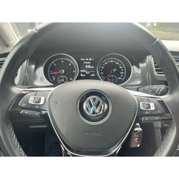 Volkswagen Golf  Kombi 2019,  2.0 diesel, automat - Na sprzedaż za 59 900 zł - Słupsk - zdjęcie 8
