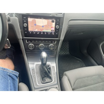 Volkswagen Golf  Kombi 2019,  2.0 diesel, automat - Na sprzedaż za 59 900 zł - Słupsk - zdjęcie 10