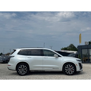 Cadillac   SUV 2022,  3.6 benzyna, automat - Na sprzedaż za 199 900 zł - Michałowice-Wieś - zdjęcie 3