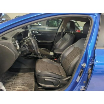 Kia Ceed  Kombi 2022,  1.6 hybryda, automat - Na sprzedaż za 79 900 zł - Pęcice - zdjęcie 3