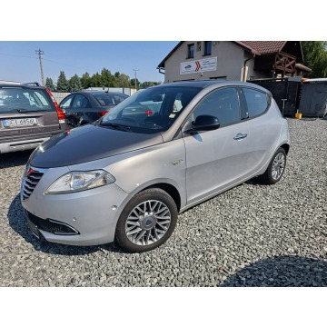 Lancia Ypsilon  Hatchback 2011,  1.2 benzyna - Na sprzedaż za 17 700 zł - Pogwizdów - zdjęcie 2