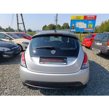 Lancia Ypsilon  Hatchback 2011,  1.2 benzyna - Na sprzedaż za 17 700 zł - Pogwizdów - zdjęcie 5
