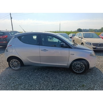 Lancia Ypsilon  Hatchback 2011,  1.2 benzyna - Na sprzedaż za 17 700 zł - Pogwizdów - zdjęcie 7