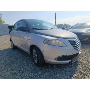 Lancia Ypsilon  Hatchback 2011,  1.2 benzyna - Na sprzedaż za 17 700 zł - Pogwizdów - zdjęcie 8