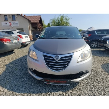 Lancia Ypsilon  Hatchback 2011,  1.2 benzyna - Na sprzedaż za 17 700 zł - Pogwizdów - zdjęcie 9