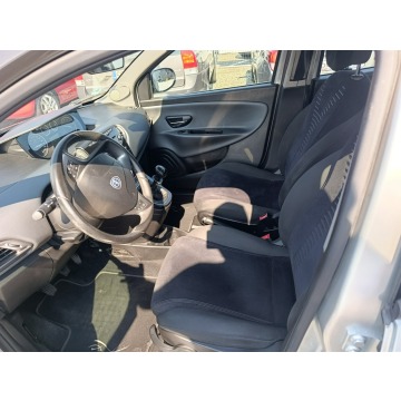Lancia Ypsilon  Hatchback 2011,  1.2 benzyna - Na sprzedaż za 17 700 zł - Pogwizdów - zdjęcie 10