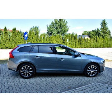 Volvo V60  Kombi 2018,  2.0 diesel - Na sprzedaż za 38 900 zł - Płock - zdjęcie 8