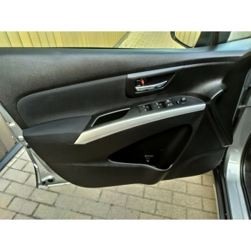 Suzuki SX4 S-Cross  SUV 2015,  1.6 benzyna - Na sprzedaż za 39 900 zł - Strzała - zdjęcie 12