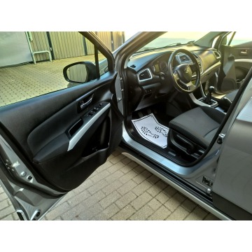 Suzuki SX4 S-Cross  SUV 2015,  1.6 benzyna - Na sprzedaż za 39 900 zł - Strzała - zdjęcie 11
