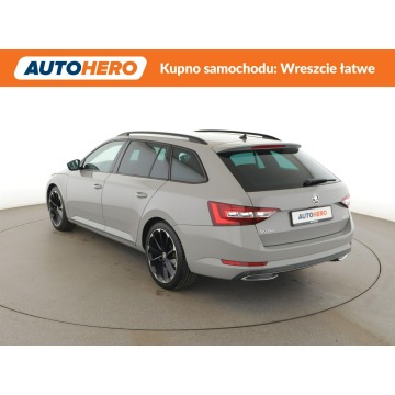 Skoda Superb  Kombi 2019,  2.0 diesel, automat - Na sprzedaż za 80 200 zł - Warszawa - zdjęcie 4