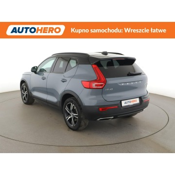 Volvo   SUV 2019,  2.0 diesel, automat - Na sprzedaż za 82 000 zł - Warszawa - zdjęcie 4