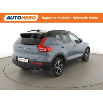 Volvo   SUV 2019,  2.0 diesel, automat - Na sprzedaż za 82 000 zł - Warszawa - zdjęcie 7