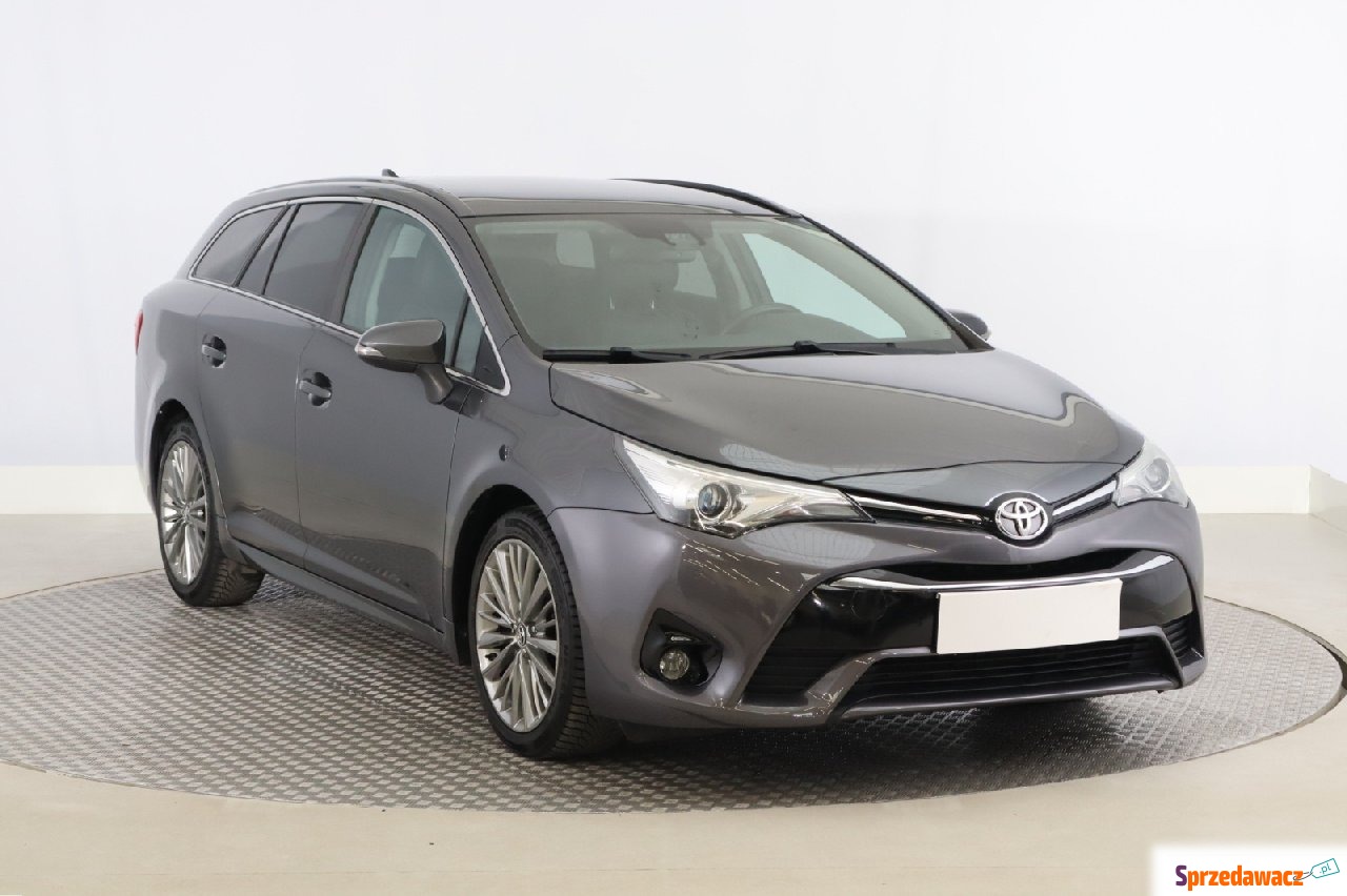 Toyota Avensis 2015