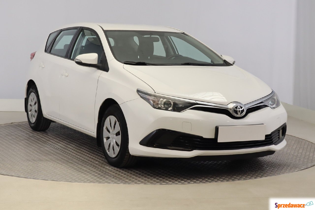 Toyota Auris 2015