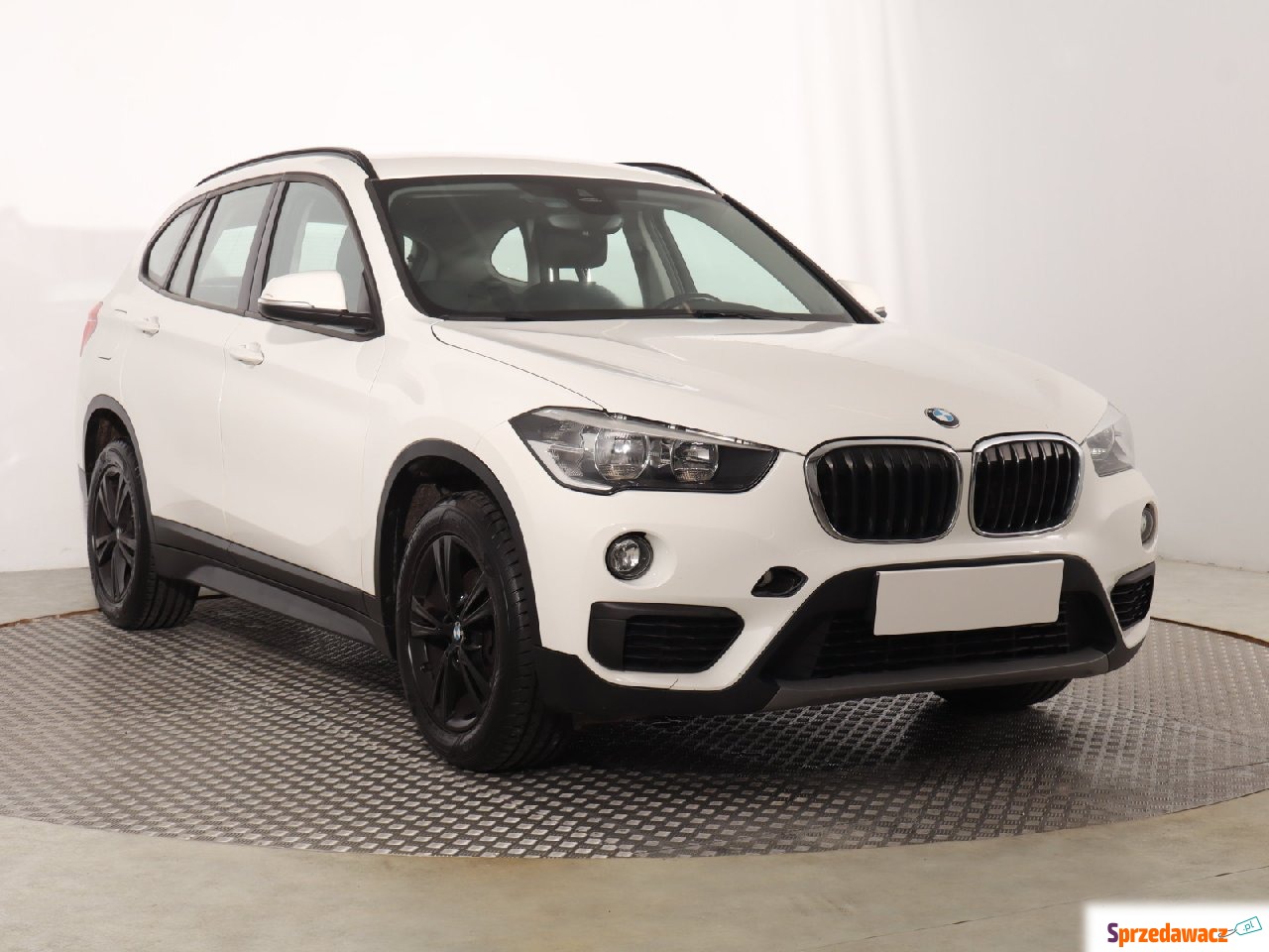 BMW X1 sDrive18i (140KM), 2019