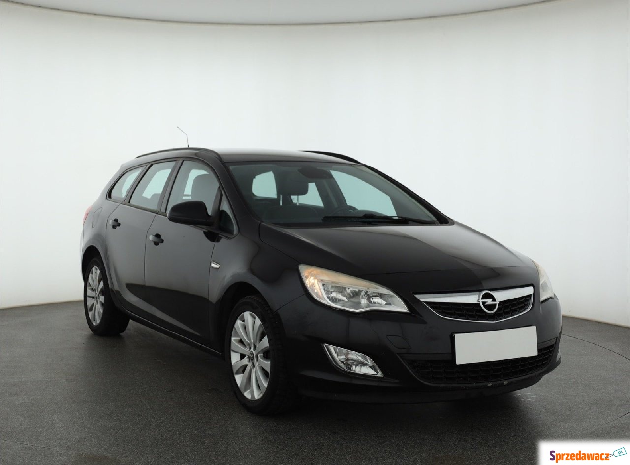 Opel Astra 1.4 T (140KM), 2011