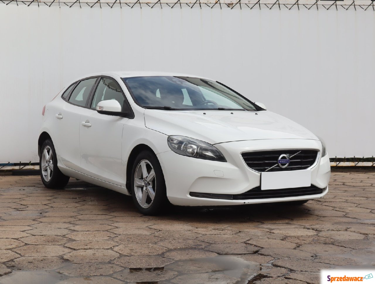 Volvo V40 2014