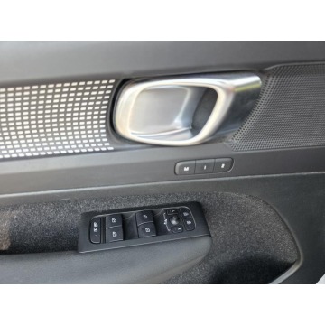 Volvo XC40  Terenowy 2021,  2.0 benzyna, automat - Na sprzedaż za 99 900 zł - Warszawa - zdjęcie 6