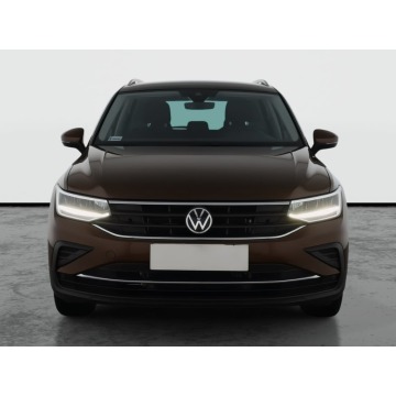 Volkswagen Tiguan  SUV 2020,  1.5 benzyna, automat - Na sprzedaż za 80 999 zł - Piaseczno - zdjęcie 2