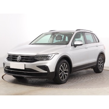 Volkswagen Tiguan  SUV 2021,  1.5 benzyna, automat - Na sprzedaż za 89 999 zł - Katowice - zdjęcie 3