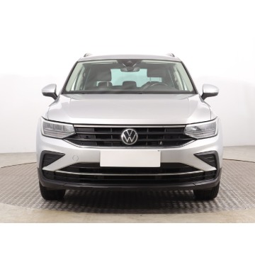 Volkswagen Tiguan  SUV 2021,  1.5 benzyna, automat - Na sprzedaż za 89 999 zł - Katowice - zdjęcie 2