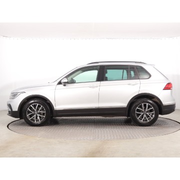 Volkswagen Tiguan  SUV 2021,  1.5 benzyna, automat - Na sprzedaż za 89 999 zł - Katowice - zdjęcie 4