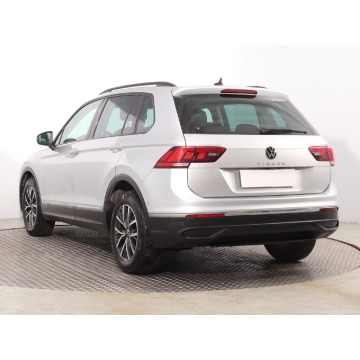 Volkswagen Tiguan  SUV 2021,  1.5 benzyna, automat - Na sprzedaż za 89 999 zł - Katowice - zdjęcie 6