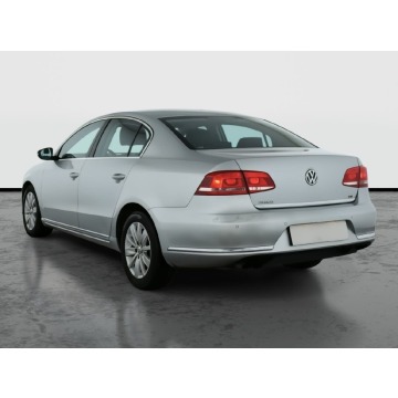 Volkswagen Passat  Liftback 2010,  1.8 benzyna - Na sprzedaż za 32 999 zł - Piaseczno - zdjęcie 6