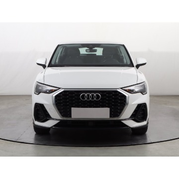 Audi Q3  SUV 2021,  1.5 benzyna, automat - Na sprzedaż za 101 999 zł - Katowice - zdjęcie 2