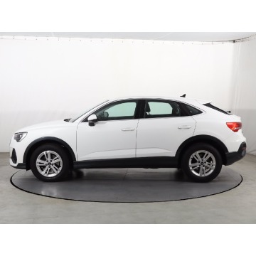 Audi Q3  SUV 2021,  1.5 benzyna, automat - Na sprzedaż za 101 999 zł - Katowice - zdjęcie 4