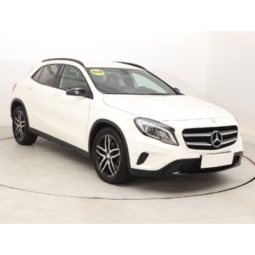 Mercedes GLA GLA 250 4MATIC (211KM), 2014