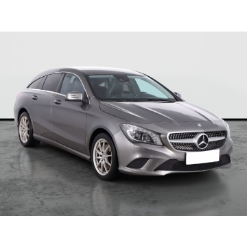 Mercedes CLA 250 4MATIC (211KM), 2015