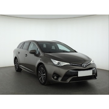 Toyota Avensis 2.0 D-4D (143KM), 2016