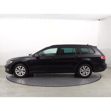 Volkswagen Passat  Kombi 2015,  1.6 diesel - Na sprzedaż za 29 499 zł - Zabrze - zdjęcie 4