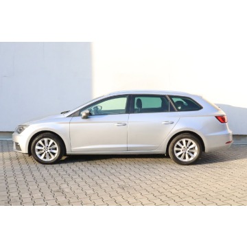 Seat Leon  Kombi 2019,  1.6 diesel, automat - Na sprzedaż za 42 999 zł - Zabrze - zdjęcie 4