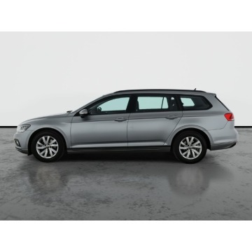 Volkswagen Passat  Kombi 2021,  2.0 diesel, automat - Na sprzedaż za 75 999 zł - Piaseczno - zdjęcie 4